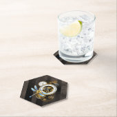 Steampunk-klok met mechanische dragonfly kartonnen onderzetters (Insitu)