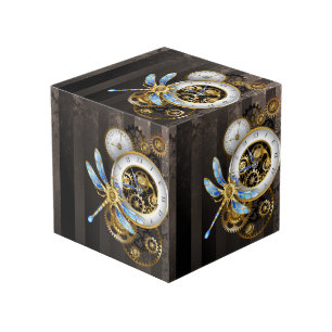 Steampunk-klok met mechanische dragonfly kubus