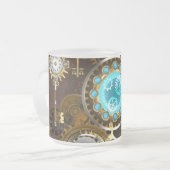 Steampunk roestige achtergrond met turquoise lenze matglas koffiemok (Voorkant links)