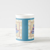 Steamship met Propeller en Blauwe Mokestacks Porselein Kop (Voorkant)