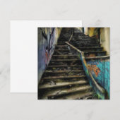 Stedelijke kunst op trappen verlaten gebouw (Voorkant / Achterkant)