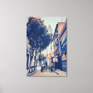 Stedelijke steegje met café canvas afdruk