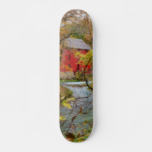 Steeg door de bossen persoonlijk skateboard