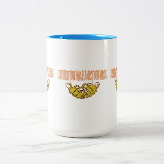 Steek je hand uit als genade voor de wereld tweekleurige koffiemok (Center)