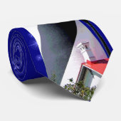 Steek je nek aan met een shirt of pak stropdas (Opgerold)