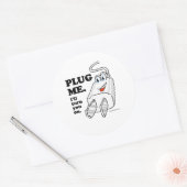 steek me in het stopcontact ronde sticker (Envelop)