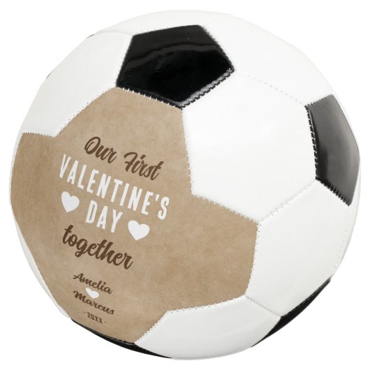 Steek onze eerste Valentijnsdag samen Voetbal (Drie kwart)