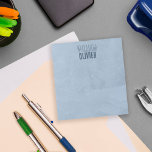 Steel Blue Faint Paint Brush Texture Naam toevoege Notitieblok<br><div class="desc">Koel staalblauw notitieblok gepersonaliseerd met jouw naam in een verontruste lettertype in donkerblauw tegen een licht gedempte blauwe achtergrond bedrukt met een op canvas en penseelstreek geïnspireerde textuur. Noteer uw notities en ideeën en dingen om te doen en dingen om te onthouden op dit blauwe gepersonaliseerde notitieblok met jouw naam...</div>
