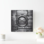 steel object  vierkante klok (Huis)