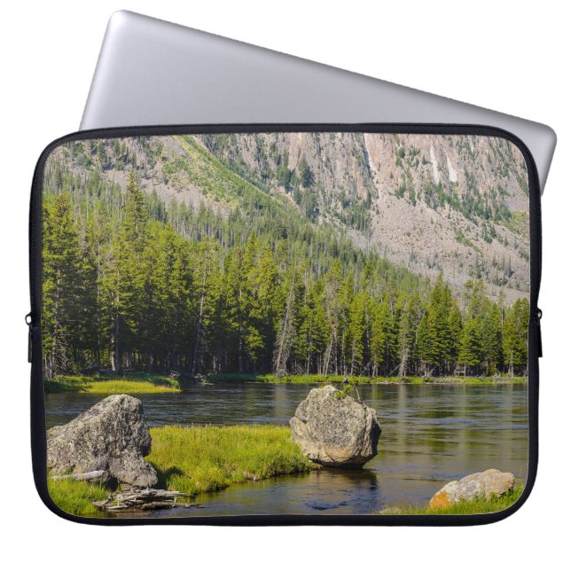 Steen in de Madison River Laptop Sleeve (Voorkant)