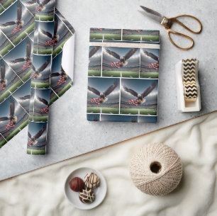 Steenarend vliegt met voetbal en vlag cadeaupapier
