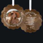 Steenbok Dierenriem Astrologie Teken Foto Geboorte Ornament Kaart<br><div class="desc">Personaliseer deze dierenriem hangkaart ornament met een foto, geboortedatum en naam. Een aangepast verjaardagsontwerp met het sterrenbeeld - Steenbok - plus persoonlijkheidskenmerken, informatie en sterrenbeeld. Een aardachtige grijze en zwarte kleurencombinatie geassocieerd met Steenbok is het belangrijkste ontwerp achter alle Zodiac-details. Een geweldig cadeau voor een vriend of om gewoon "je"...</div>