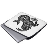 Steenbok — Geïnkte Steenbok Geit‑Vis Laptop Sleeve (Voorkant onderkant)