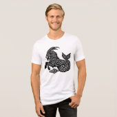 Steenbok — Geplaagde Inkt Zodiac Geit‑Vis Tri-Blend Shirt (Voorkant volledig)