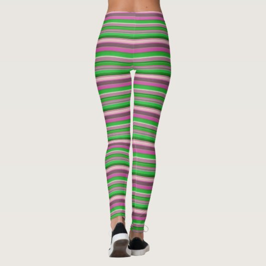Steengroenspoelen met celviolet leggings (Achterkant)