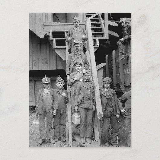 Steenkoolbrekerjongens, 1900 briefkaart (Voorkant)