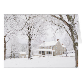 Steenmansie en stilstaande sneeuw