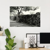 Steenwand en Japanse poort Poster (Thuiskantoor)