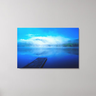 Steiger aan een rustig nevelig meer, Californië Canvas Afdruk