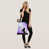 Steigerend zwart paard tote bag (Op model)