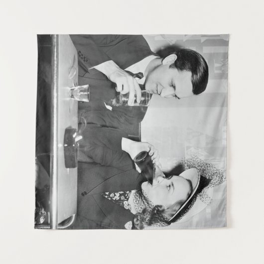 Stel dat samen in een restaurant zit te flirten wandkleed (Voorkant (horizontaal))