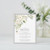 Stel de datum uit White Floral Greenery Wedding Aankondigingskaart (Staand voorkant)