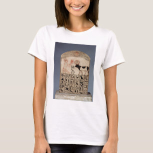Stela aan de Apis-stier (beschilderd kalksteen) T-shirt