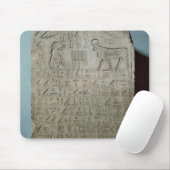 Stela die de begrafenis van de Apis herdenkt Muismat (Met muis)