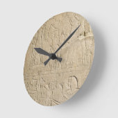 Stela die Ramesses II afschildert en hem aanzet to Ronde Klok (Hoek)