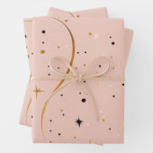 Stellar Wrap – cadeaupapier met sterdetails (In situ)