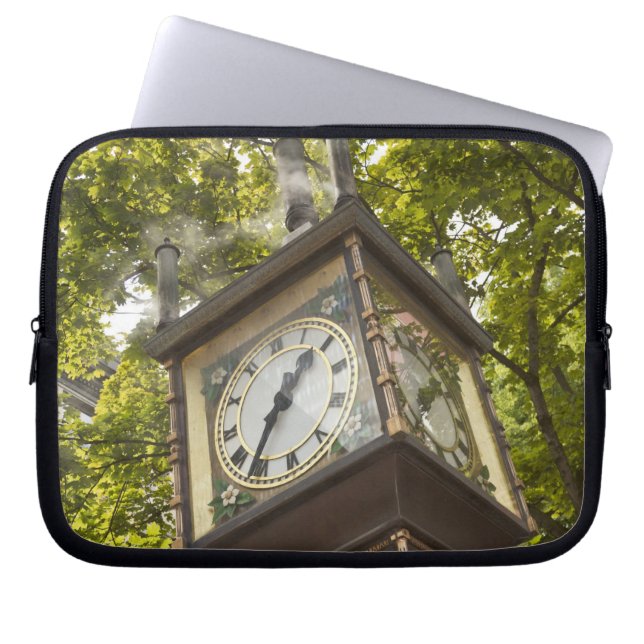 Stem aangedreven klok in de buurt van Gastown Laptop Sleeve (Voorkant)