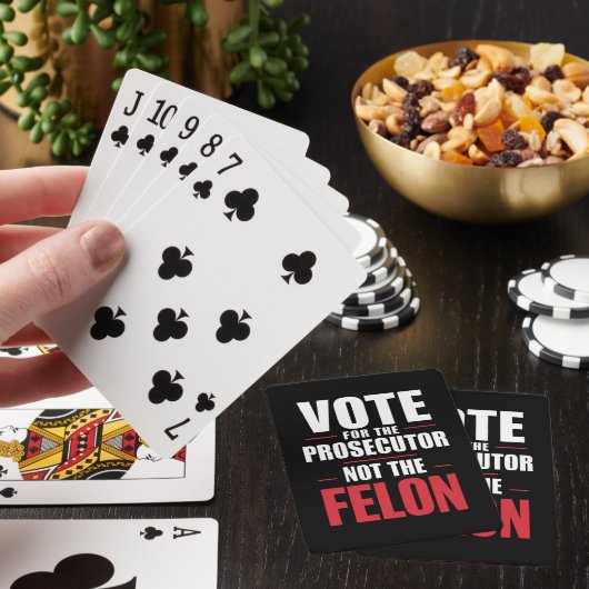 Stem op de aanklager, niet op de misdadiger pokerkaarten (Insitu)