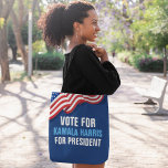 Stem op Kamala Harris voor President Blue Election Tote Bag<br><div class="desc">Stem Kamala Harris voor het President in de presidentsverkiezingen van 2024. Kies ons vice-president als de kandidaat van de democratische partij en show uw steun met deze canvas tas van de Amerikaanse vlag in het blauw voor een democraat.</div>