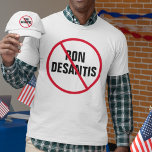Stem tegen Ron DeSantis Florida Democraat T-shirt<br><div class="desc">Sta op tegen gouverneur Ron DeSantis en zijn haatdragende politiek in Florida. Een rode doorslag op een politieke T-shirt van Anti DeSantis.</div>