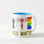 "STEM voor gelijkheid, vrijheid en rechtvaardighei Tweekleurige Koffiemok (Voorkant rechts)