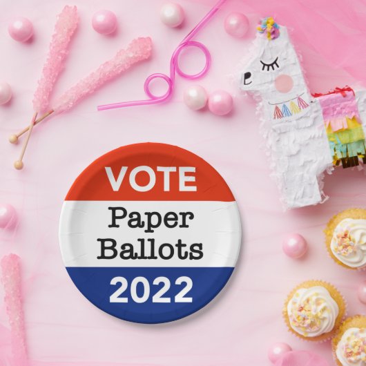 Stemming in commissie: met algemene stemmen aangen papieren bordje (Feest)