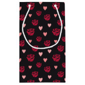 Stenciled Red Rose en Hearts Patterned Gift Bag Klein Cadeauzakje (Achterkant)