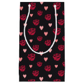 Stenciled Red Rose en Hearts Patterned Gift Bag Klein Cadeauzakje (Voorkant)
