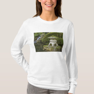 Stenen lantaarn en Heavenly Falls T-shirt