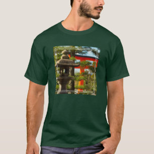 Stenen lantaarn en Torii-poort T-shirt