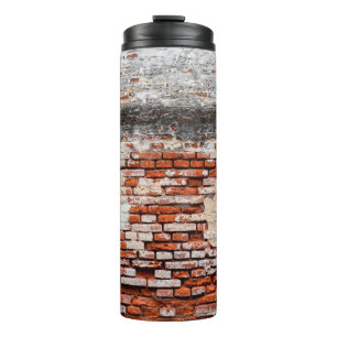 stenen muur langs de verlaten weg, abstract, verou thermosbeker