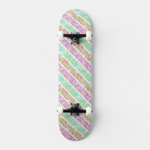 Stenen van kleurrijke pastelbloemen persoonlijk skateboard
