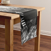 Stenen vleugels schedel korte tafelloper (Voorbeeld)