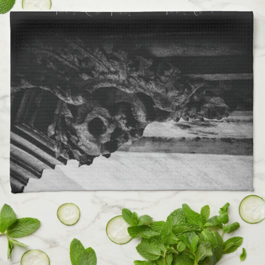 Stenen vleugels schedel theedoek (Gevouwen)