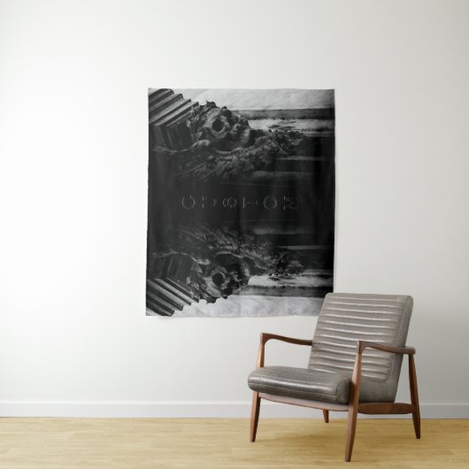 Stenen vleugels schedel wandkleed (In situ)