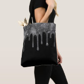 Step Out in Style With This Black + White Tote Bag (Dichtbij)