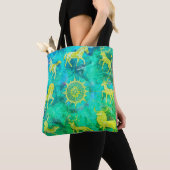 Step Out in Style With This Green + Gold Tote Bag (Dichtbij)