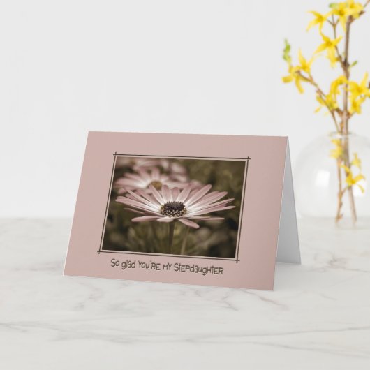 Stepdochter's Birthday Pink Daisy Kaart (Gele Bloem)