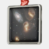 Stephan's kwintet: een galactisch wrak metalen ornament (Links)