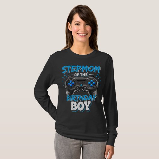 Stepmam van de Birthday Boy Matching Family Video T-shirt (Voorkant volledig)